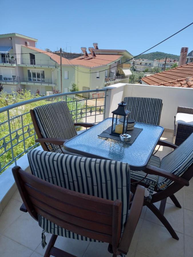 Peramos Apartments Néa Péramos Esterno foto