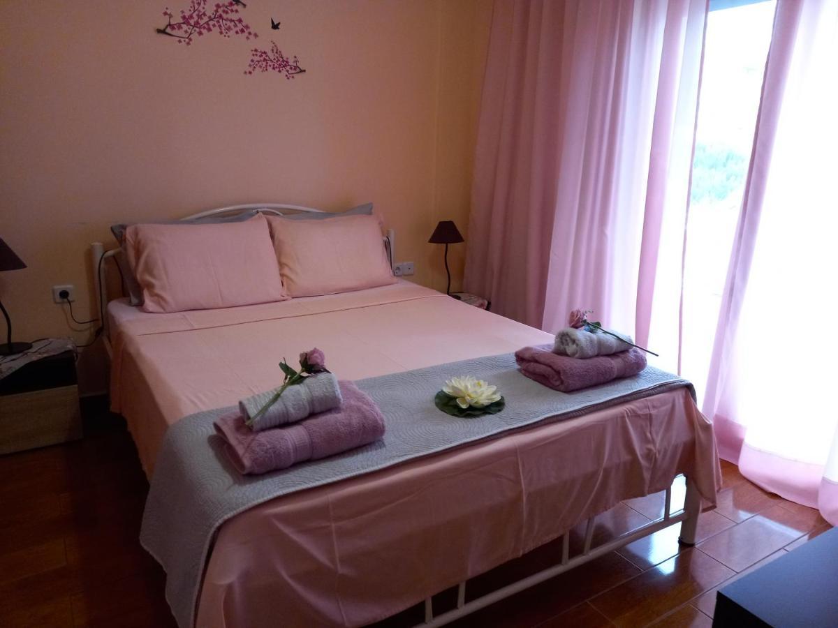 Peramos Apartments Néa Péramos Esterno foto