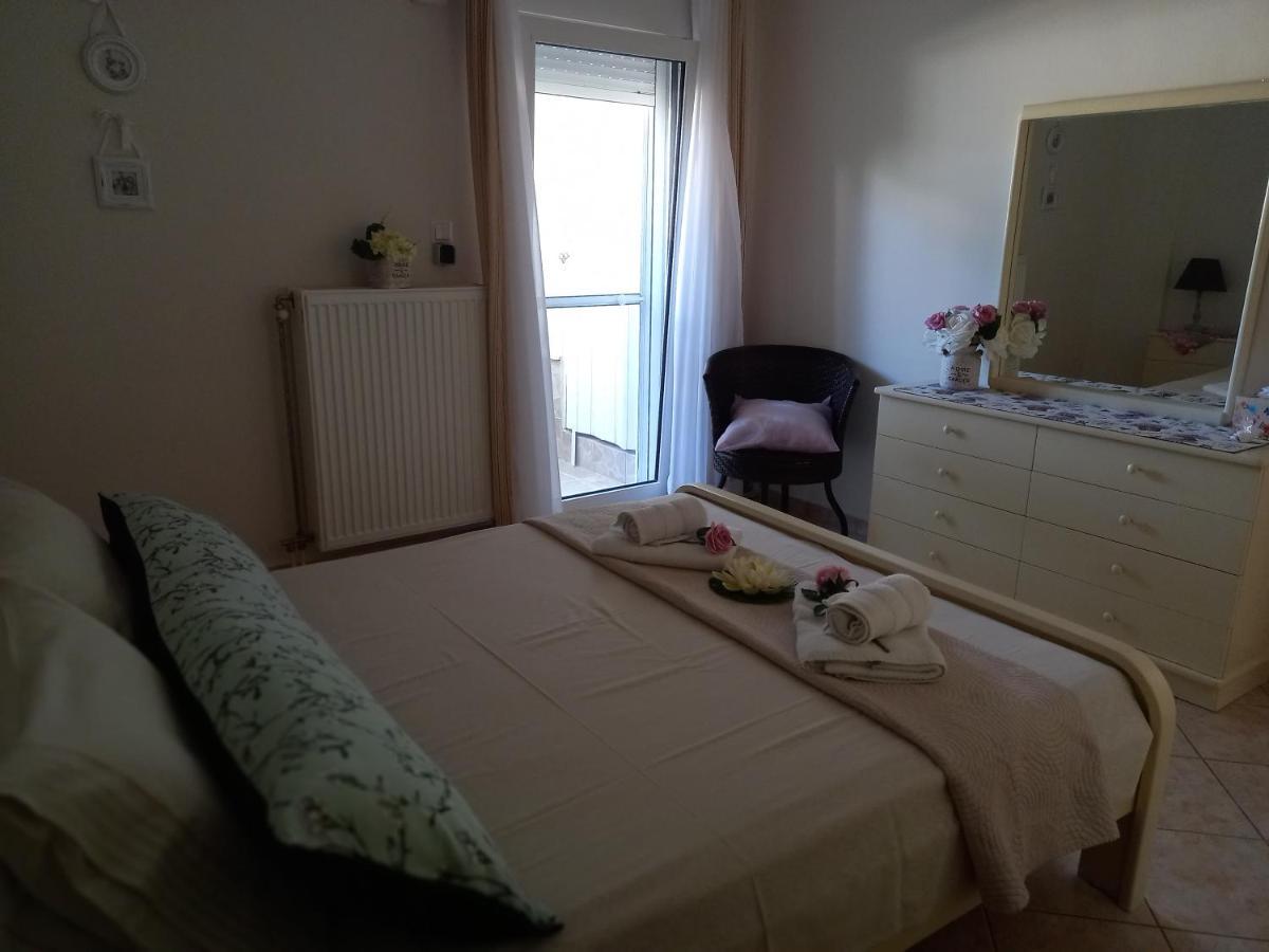Peramos Apartments Néa Péramos Esterno foto