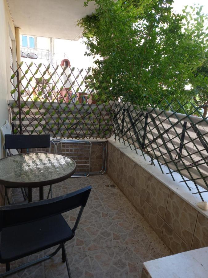 Peramos Apartments Néa Péramos Esterno foto
