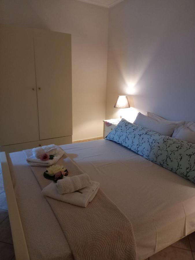 Peramos Apartments Néa Péramos Esterno foto