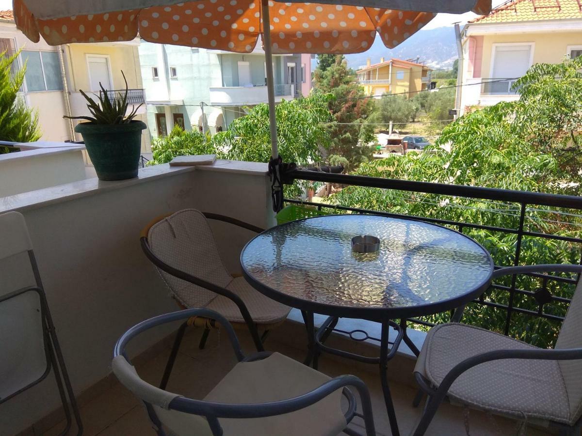 Peramos Apartments Néa Péramos Esterno foto